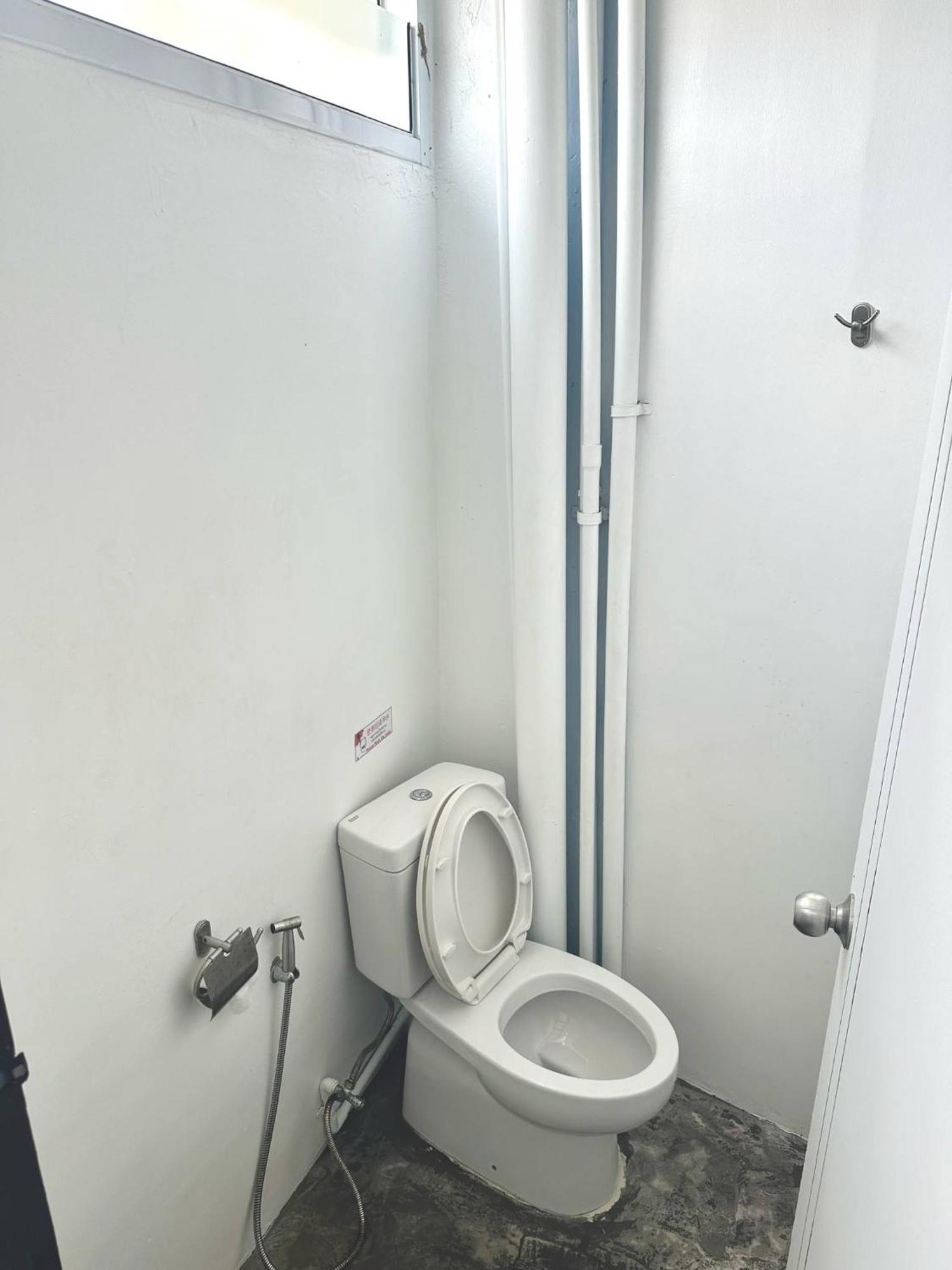 The Port Hostel Surat Thani Exterior foto