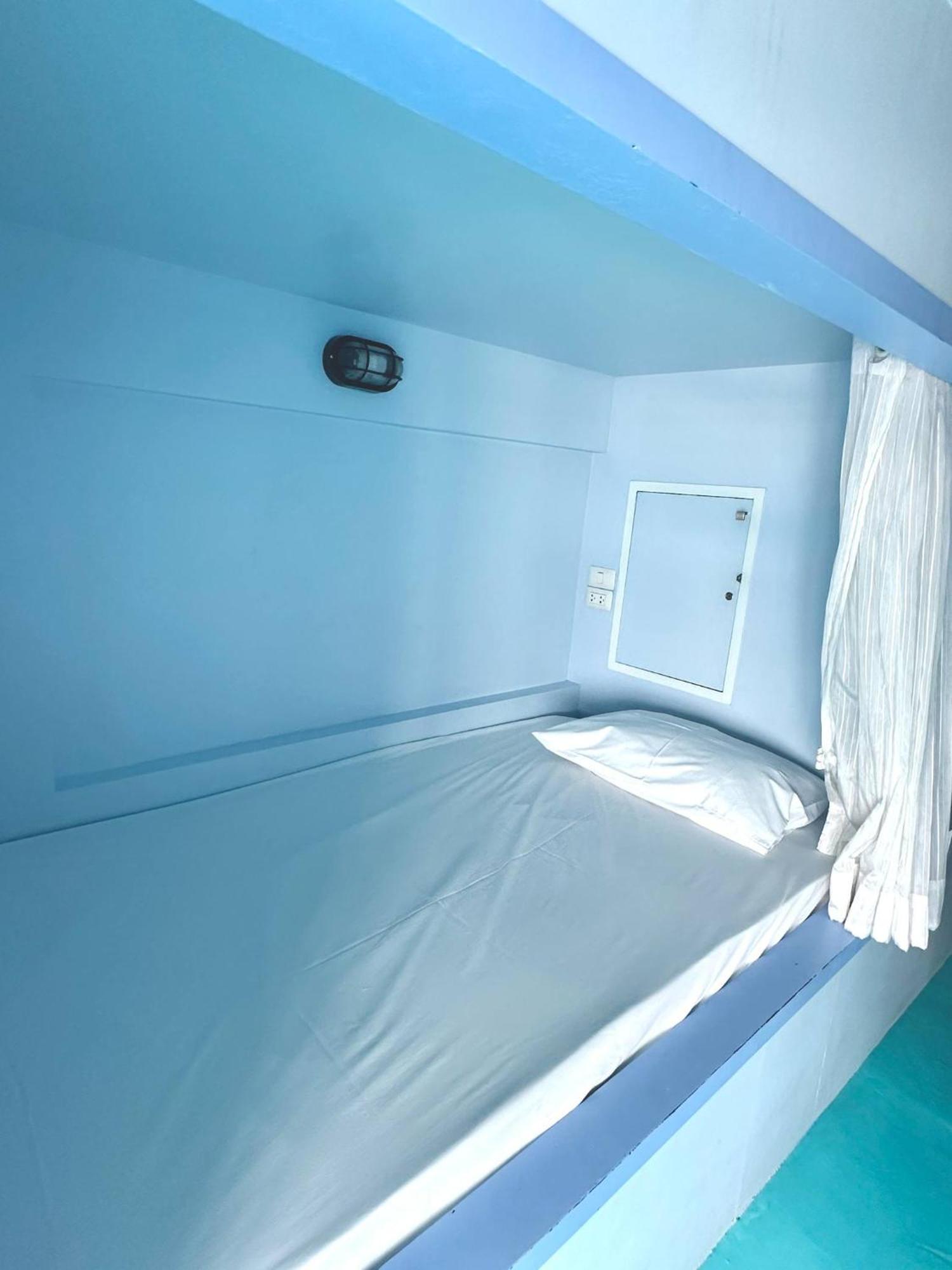 The Port Hostel Surat Thani Exterior foto