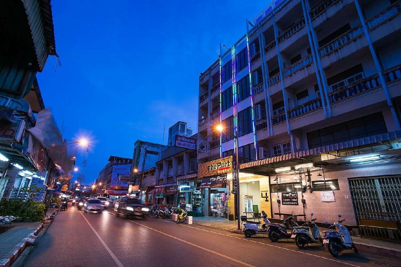 The Port Hostel Surat Thani Exterior foto